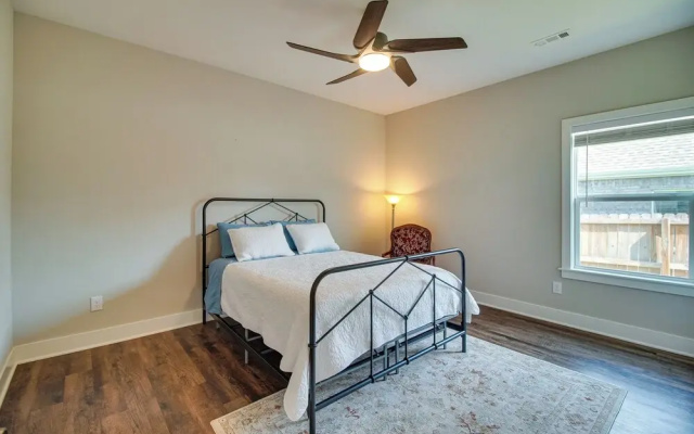 Fayetteville Vacation Rental w/ Deck & Shared Pool