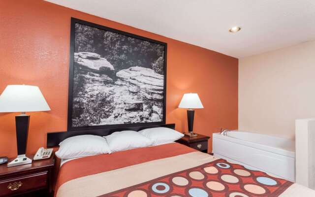 Super 8 by Wyndham Harrisburg