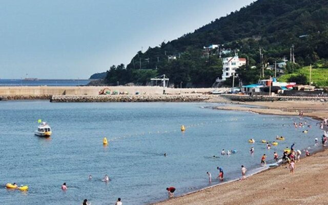 Yeosu Carp Island