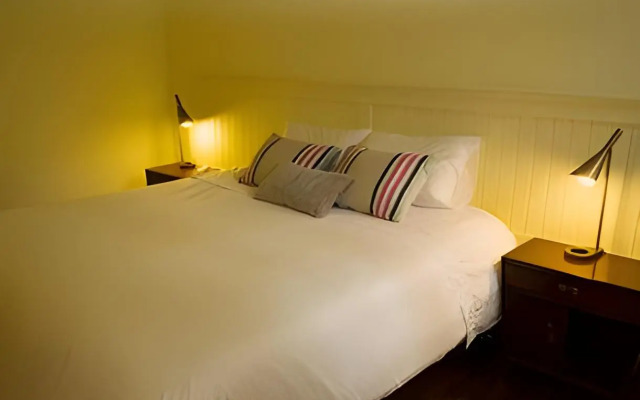 Hotel Casa De La Vega