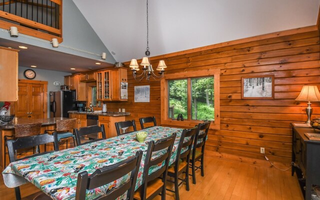 Pinehaus Chalet 4 Bedroom House