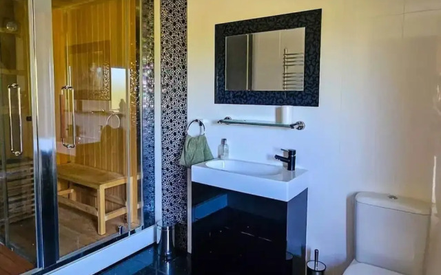 Peaceful Cabin Nature Getaway in Othery