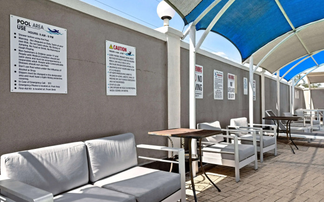 La Quinta Inn & Suites by Wyndham Raymondville