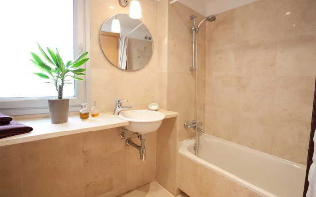 Apbcn Center Terraced|Apbcn Center Terraced