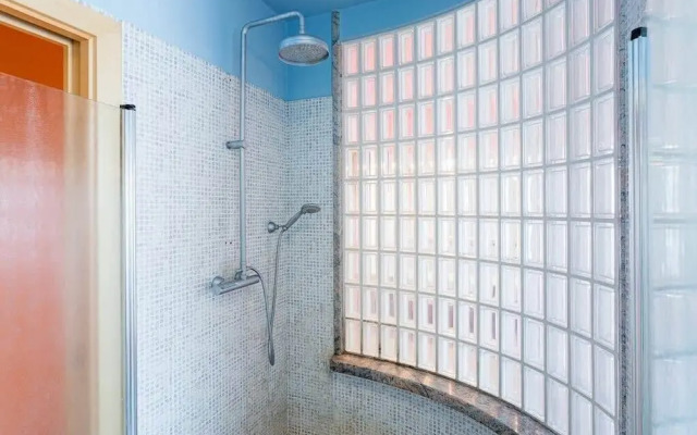Villa Near Milan With Swimming Pool