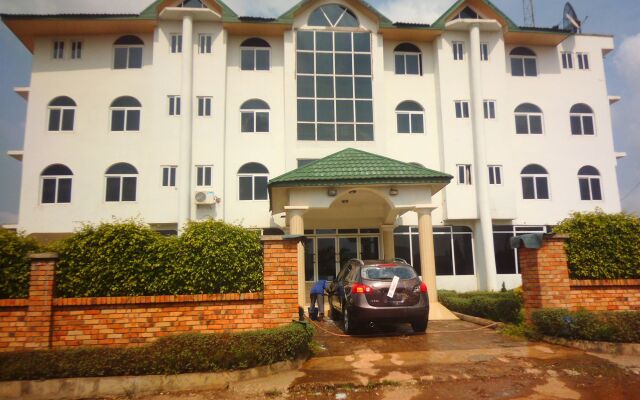 Wadoma Royale Hotel