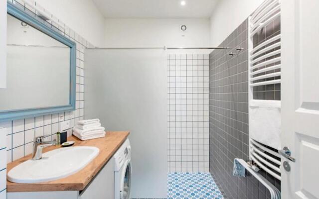 Charming 1BD Old Town Apartment by Hostlovers