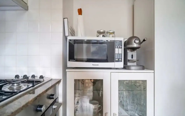 Loft Style Apartment in the Heart of Surry Hills