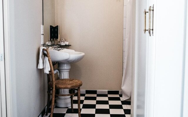 The Grange Boutique B & B and Motel