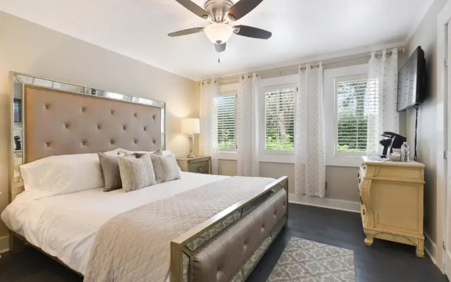 Aaah! T'Frere's Bed and Breakfast