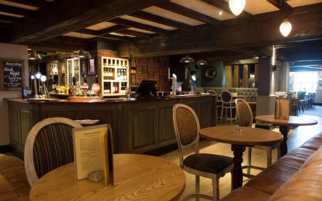 Cross Roads Hotel by Greene King Inns