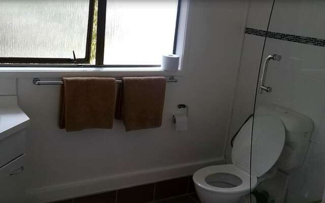Airport Travel Air Motor Inn