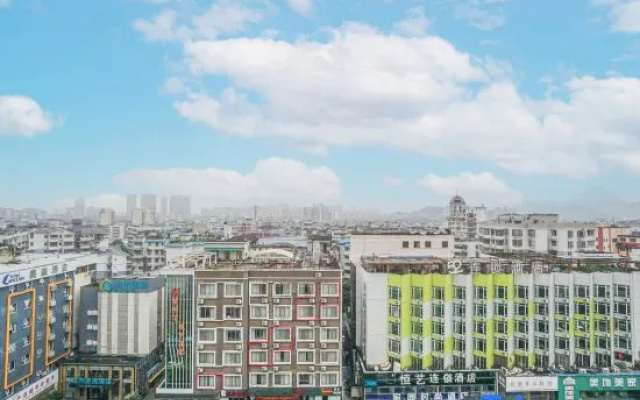 Sunday Hotel (Guilin Railway Station) – Outside – Guilin