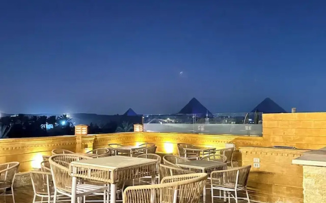 Taj pyramids view inn