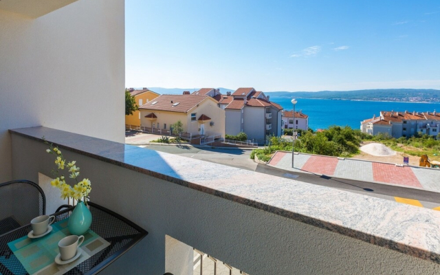 Adorable Apartment With Balcony & Swimming Pool