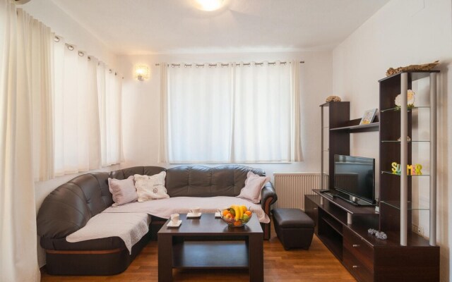 Beautiful Apartment in Supetar With 2 Bedrooms and Wifi