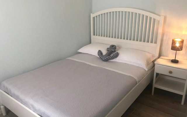 House Sidro, Stari Grad