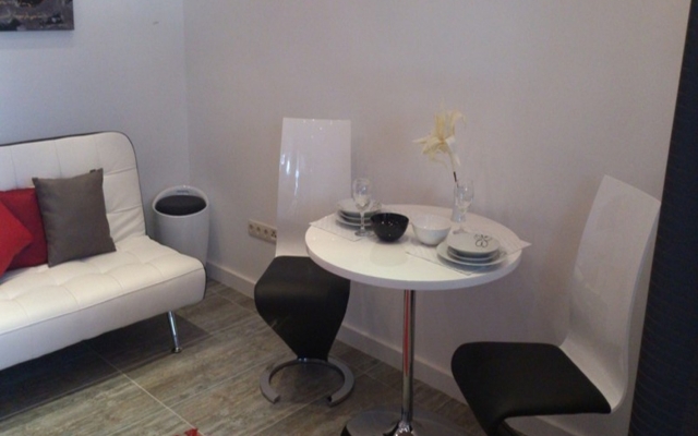 Apartment Pero - 50 m from sea : A3 Lea Banjol, Island Rab