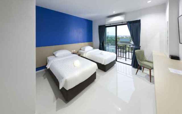 B Hotel
