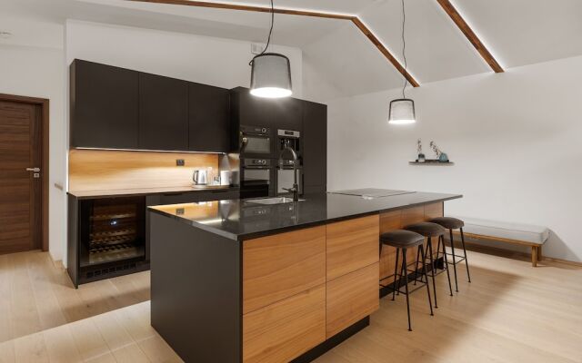 Enter Tromsø Luxury Villa