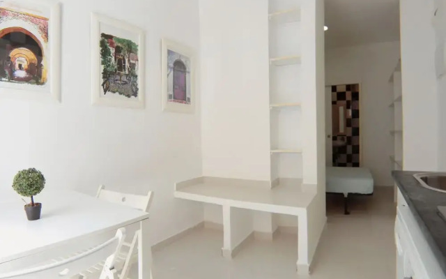 Estudio en bajos cama matrimonio en Puerta del Angel AZBEXCD