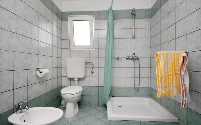 Apartment Njivice 5427b