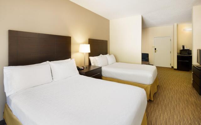 Holiday Inn Express & Suites Alpharetta - Windward Parkway by IHG