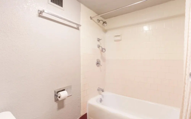 Hotel Oklahoma City Lincoln Blvd