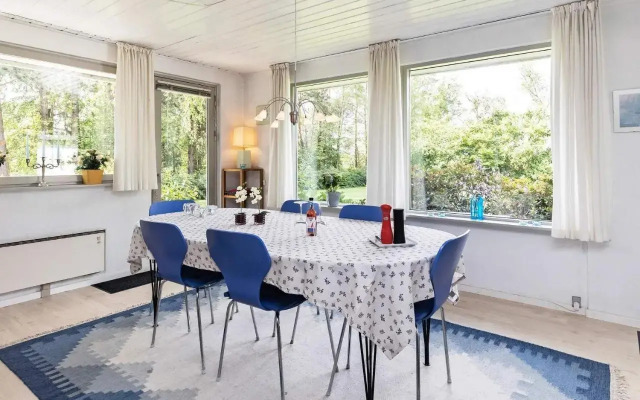 Three-Bedroom Holiday home in Millinge 1