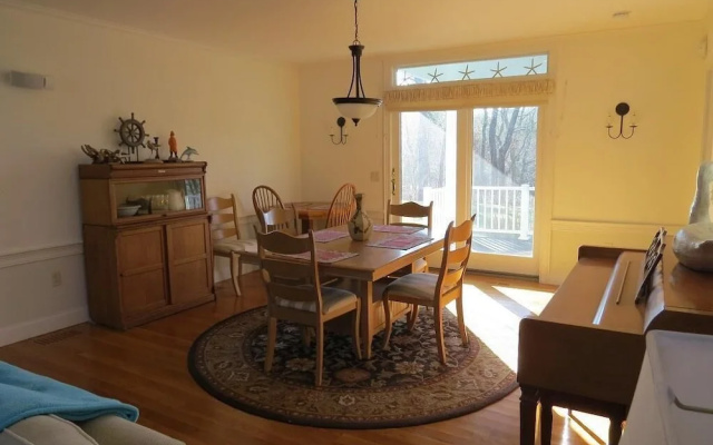 26 Whiteleys Way - Four Bedroom House