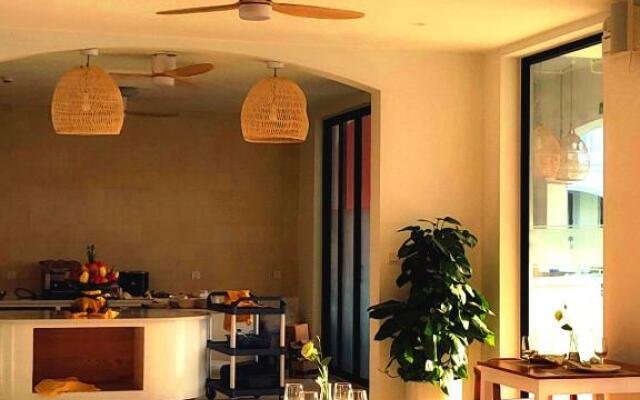 Moodhoian Riverside Resort & Spa