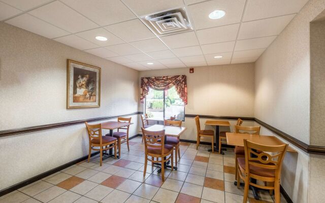 Red Roof Inn Hendersonville