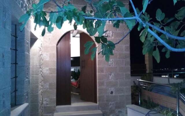 Meli Milon Villa