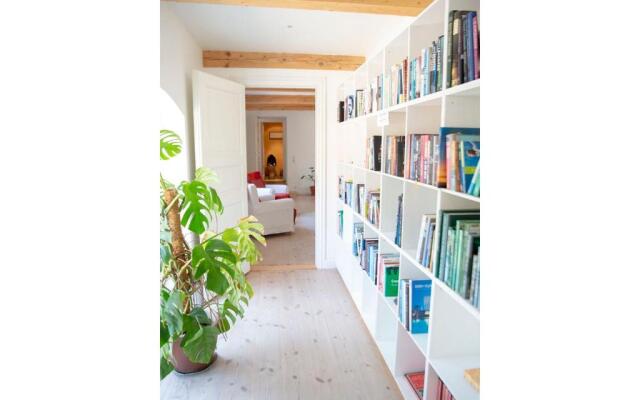 Mellem-rummet Guesthouse