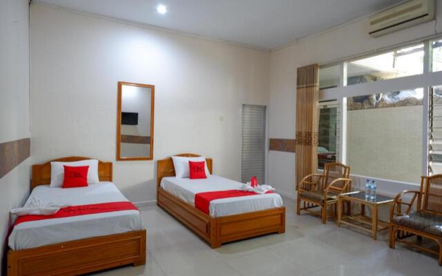 RedDoorz Plus Syariah at Alam Raya Hotel