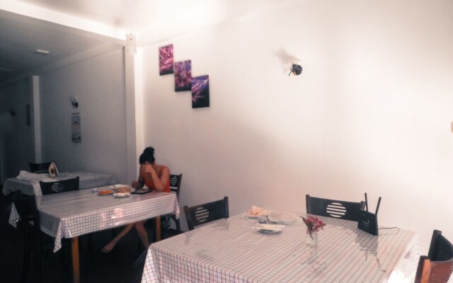 Talalla Sea Anemone Hotel