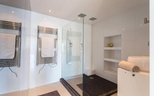 Ross 5- F2, Lumineux, Balcon, Loft, Clim, Vieux-Nice