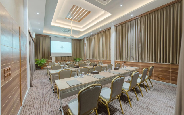 Samann Host Hotel