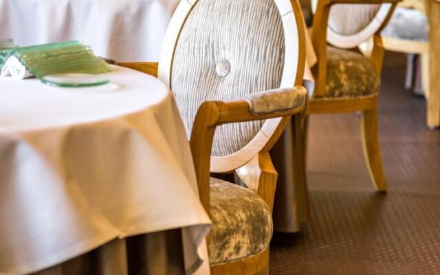 Hôtel Restaurant Yoann CONTE Bord du Lac