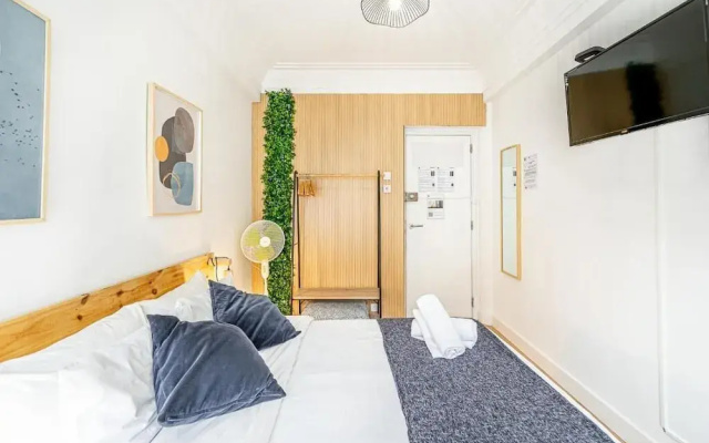 Santos Mattos Guesthouse & Apartments by Lisbon with Sintra