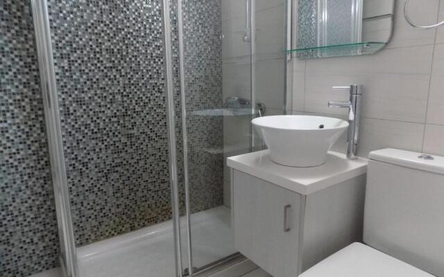 2b Boutique Seafront Apartment Olympic Beach