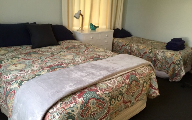 TripInn Modern Motels & Affordable Accommodation – Guest Rooms – Westport
