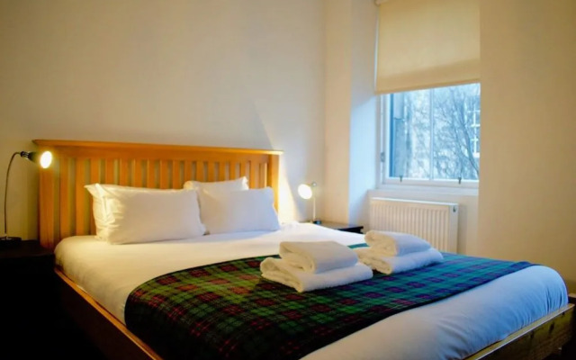 Central Apartment for the Fringe