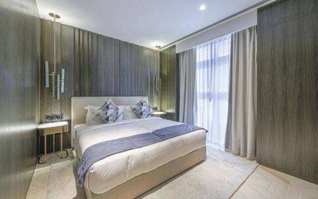 DXB - Five - 41102 - PJ