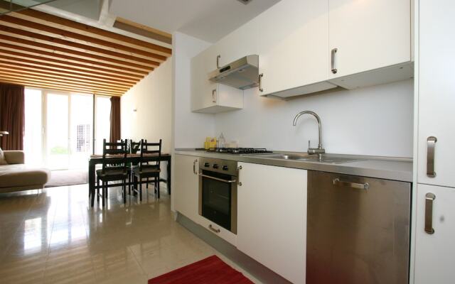 City Apartments - Leonardo