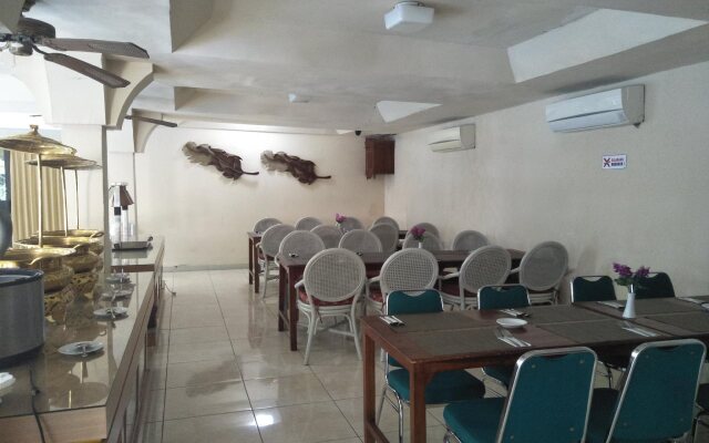 Hotel GRAND ROSELA Yogyakarta