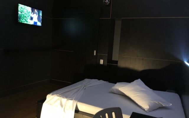 SNOB Motel