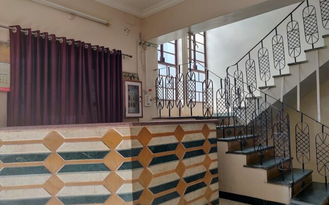 Hotel Leela Nikunj