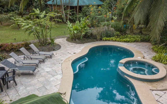 El Nido Jungle Lodge