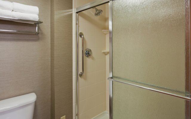 Holiday Inn Express & Suites Bloomington - MPLS Arpt Area W, an IHG Hotel